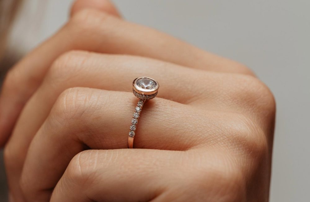 modern engagement rings, engagement rings style