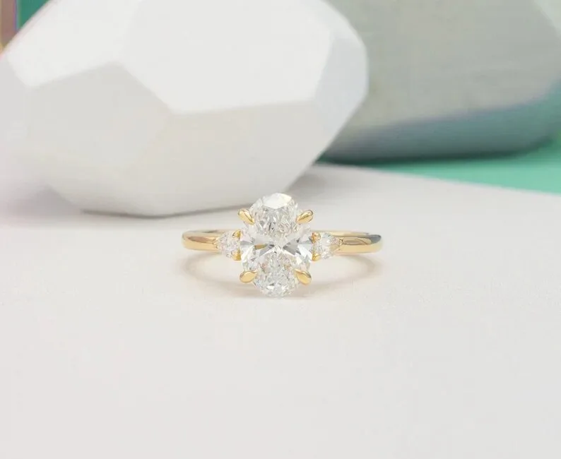 Oval Engagement Rings