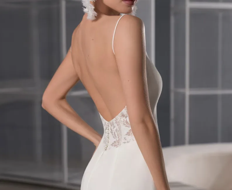 Open-Back Short Wedding Dresses