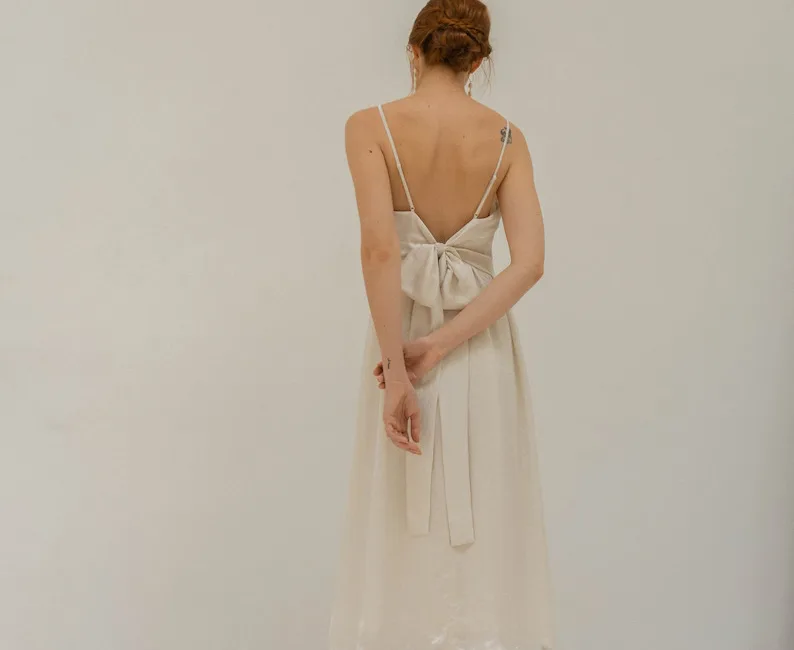 Open-Back Short Wedding Dresses