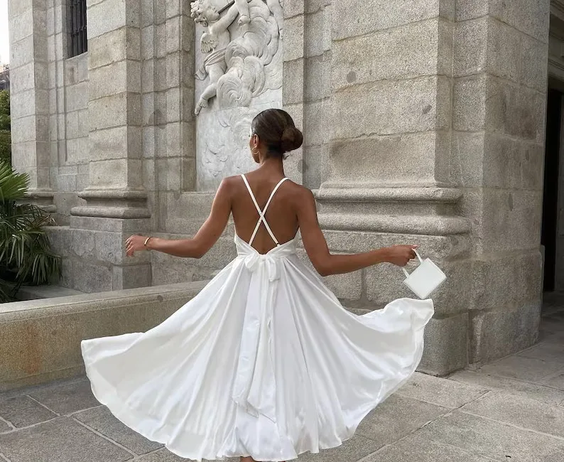 Open-Back Short Wedding Dresses