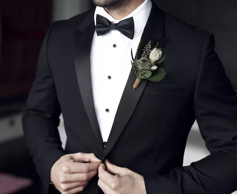 groom boutonnieres