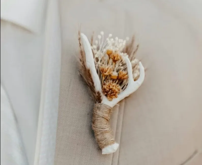 groom boutonnieres