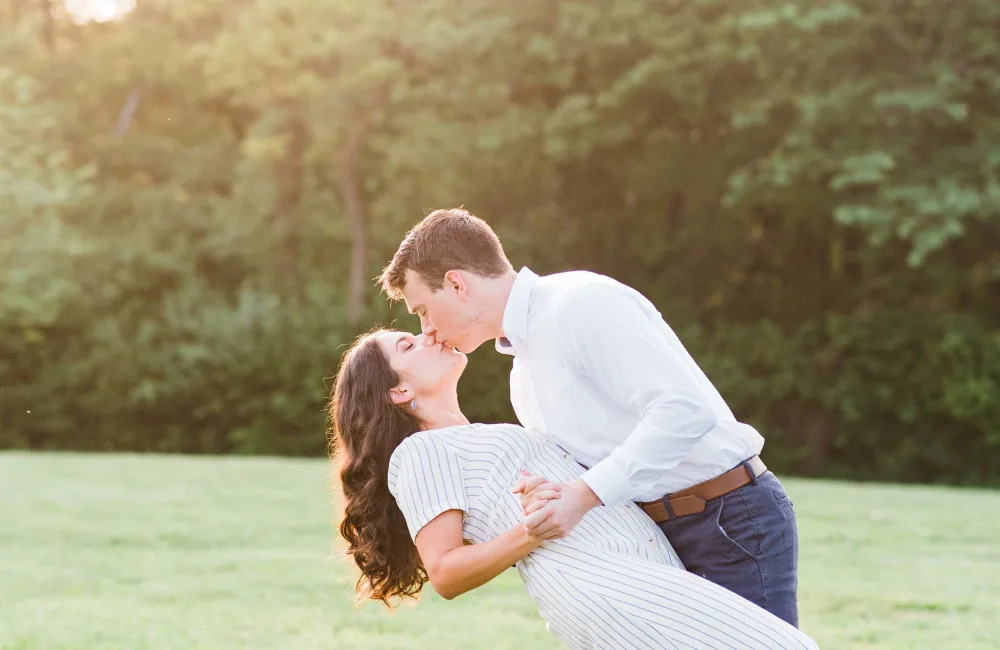 Engagement Photo Poses