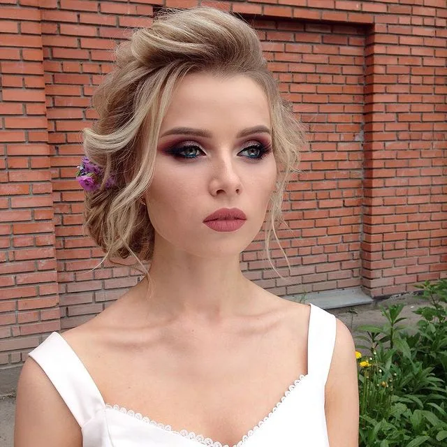 Wedding Makeup Looks For Blue Eyes: Enhance Your Beauty With Blue Eye Makeup.