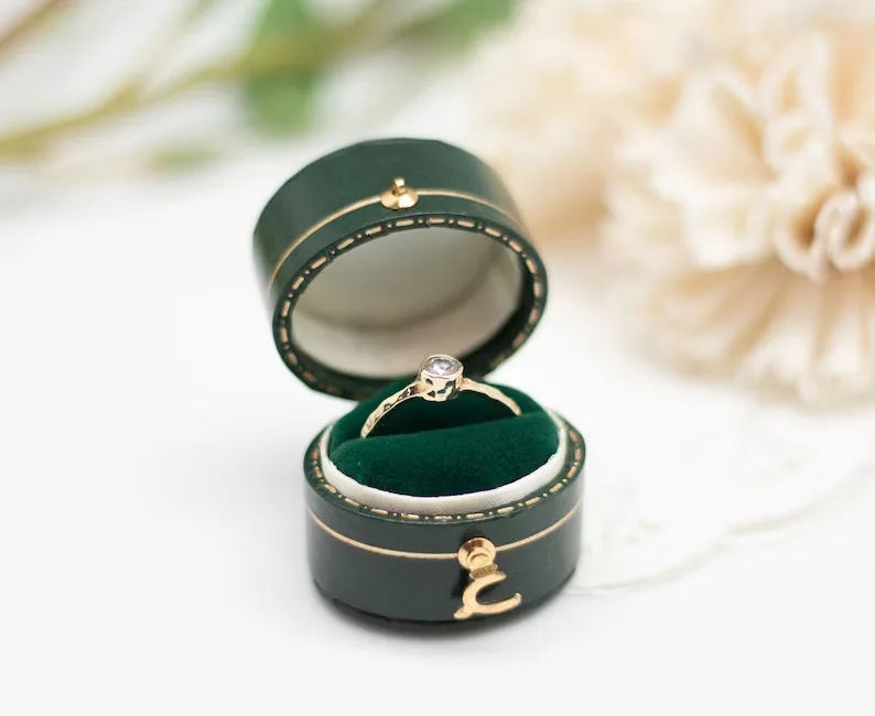 The Ultimate Guide to Engagement Ring Box