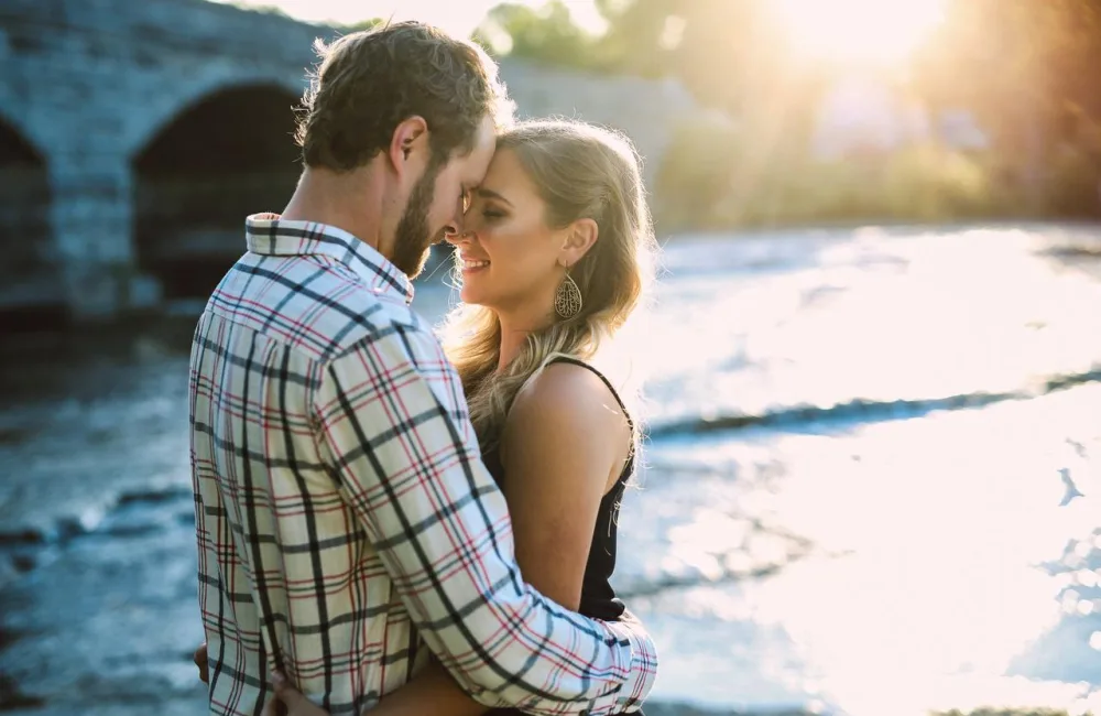 Engagement Photo Poses